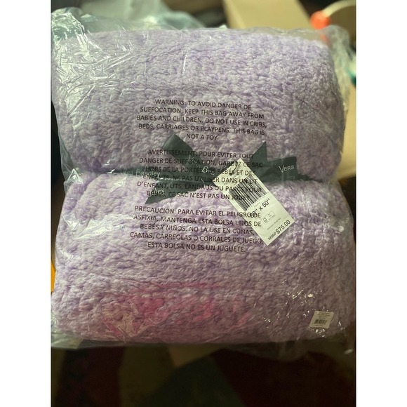 NEW**Vera Bradley Fluffy Fleece Blanket Maddalena Paisley Periwinkle Lilac - Picture 4 of 4